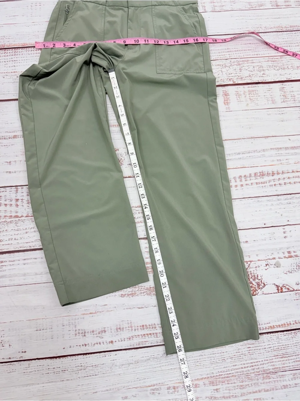 Athleta Women’s size 0 Tribeca Laurel Olive Utility Crop Pants